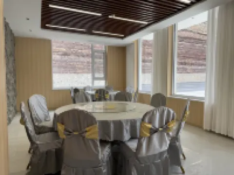 Mòsháng Blossoms Hotel