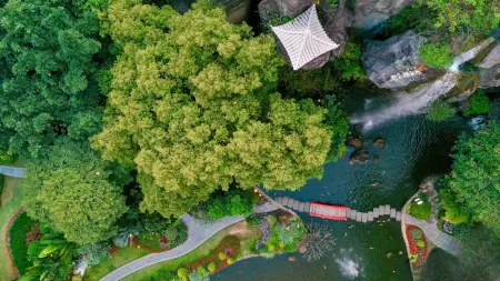 Xianggel Intelligent Hotel (Chongqing Dalongshan Metro Station) Отели рядом с достопримечательностью «Hong'en Temple Forest Park»