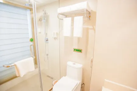 Vienna International Hotel (Hebei Yanjiao Jinyan Street) Отели рядом с достопримечательностью «Yanjing Institute of Technology»