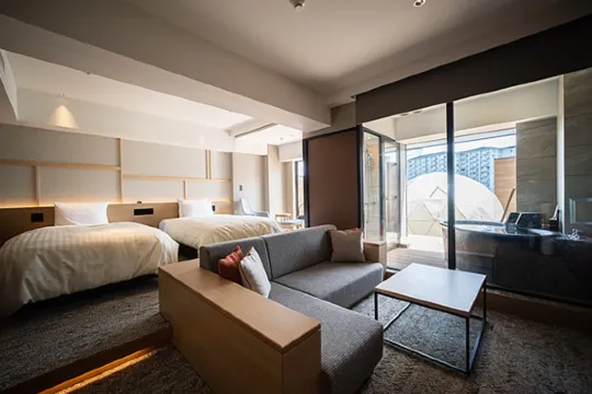 草津一泊二食, 草津現代度假酒店