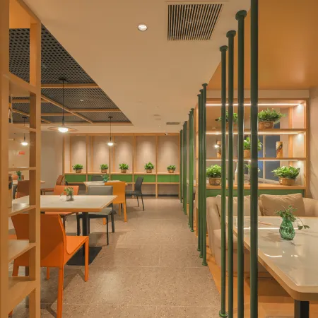 TRUE GO Hotel (Central Avenue Subway Station Baicheng Railway Station)