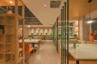 TRUE GO Hotel (Central Avenue Subway Station Baicheng Railway Station)
