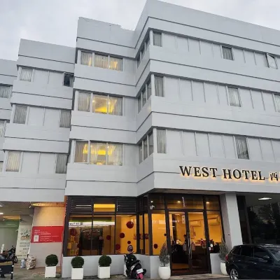 West Hotel Hotels near Puli Liyu Lake