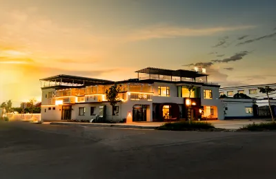 WuHou · Mountain View · Holiday Boutique Stay (Lucao Gou Town) Hotel in zona Xinyi Self-Drive Campground (Sayram Lake Branch)