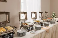 Budapest Hotel - breakfast