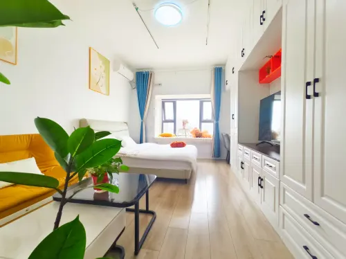 Bright Moon Inn (Donghai Crystal City Branch)