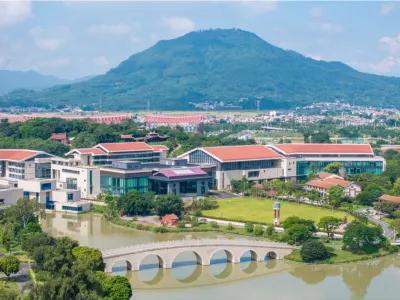 โรงแรมบ่อน้ำพุร้อนเพี้ยนจือหวง โรงแรมใน