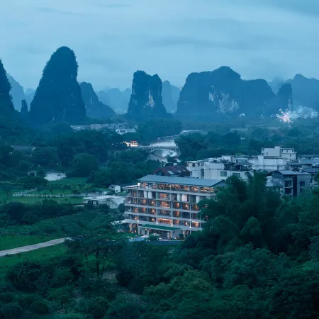 SYYF Gallery Courtyard Hotel(Yangshuo Ten-Mile Gallery Yulong River)
