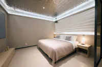 SereneSea Hotels near Xinghai Square