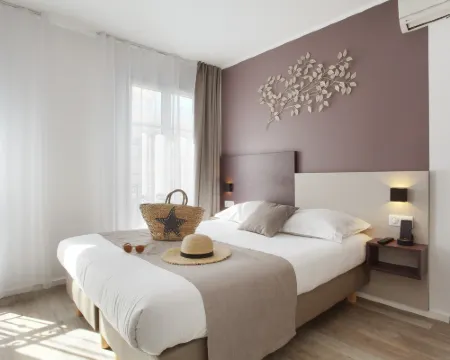 โรงแรมลัลโคฟ โรงแรมในนีซ