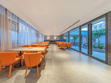 Jinjiang Inn (Xichang Moon Lake Branch) Отели рядом с достопримечательностью «Sichuan Applied Technical College»