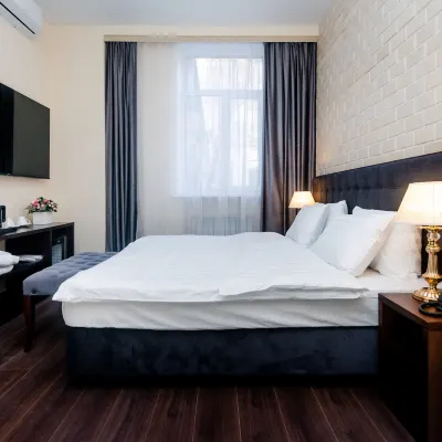 Esenin Hotel Hotels near Yul Brynner Monument