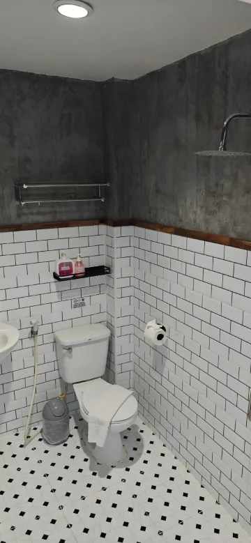 ห้องพรีเมี่ยมพร้อมระเบียง(เตียงควีนไซส์)