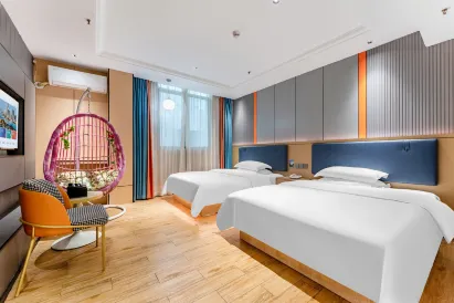 Vi Boutique Hotel (Shenzhen Pinghu Shuangyong Street Subway Station)