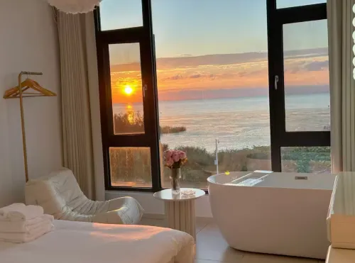 Dongyuewan | 270° Lakeview · Swimming Pool Homestay (Taihu Lake Western Mountain)