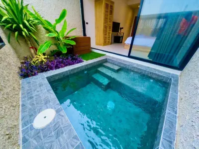 R Resident Resort