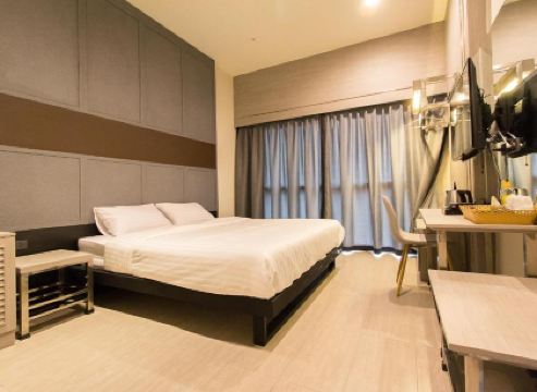 เลซี่ ซันเดย์ โฮสเทล