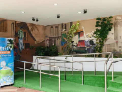 Hi Hotel Dot Hotels near James Cook University, Singapore