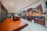 Zhongya Hotel (Kuqa Nanhu Park)
