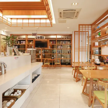 Qingmu Select Hotel (Xuancheng Langxi Jinmao Building) Отели в г. Ланси