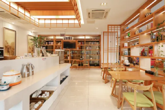 Qingmu Select Hotel (Xuancheng Langxi Jinmao Building)