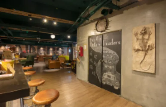 路徒行旅-中華館