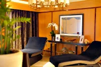 The Ritz-Carlton Abu Dhabi, Grand Canal - スパ
