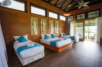The Langit Duyong Marina Resort - parkir