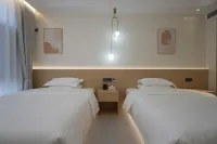 Mile Heyuan Elegant Residence (Dongfeng Yun Town Mile High-Speed Railway Station) Hotels near Kaleidoscope Art Manor