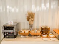 Lee Gardens Plaza Hotel - breakfast