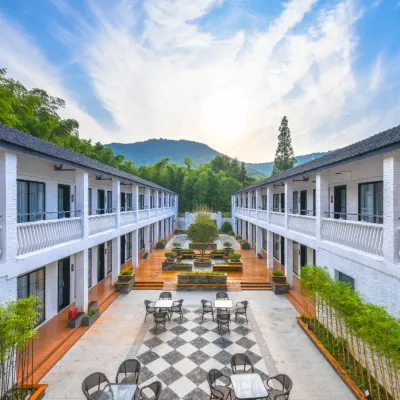 Changzhou Maoshan Forest World Camping Base Hotels near Maoshan Forest World