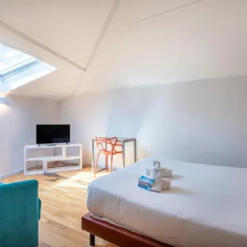 Residhotel Vieux Port Отели рядом с достопримечательностью «Улица Кур-Бельзанс»