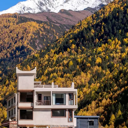 Xunguang Yuegui · Snow Mountain Secret Boutique Stay (Mount Siguniang Scenic Area)