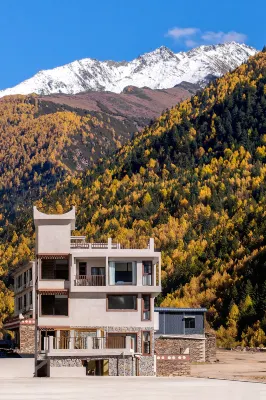 Xunguang Yuegui · Snow Mountain Secret Boutique Stay (Mount Siguniang Scenic Area)