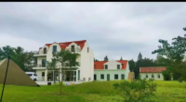 Chongming Musik Haus Resort Hotel
