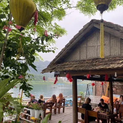 Phong Nha Coco House - Riverstay & Mountain View Hotels near Paradise Cave