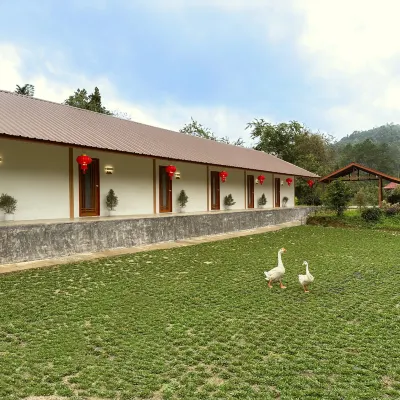 班登度假村 鄰近拜县รักไทย的酒店