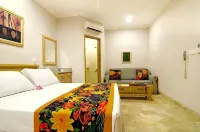 Hawaii Resort Family Suites Hotels in Cinangka