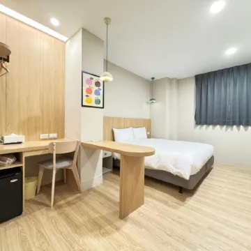 Yoshi Hotel - Tainan Sinmei Branch Отели рядом с достопримечательностью «Форт Аньпин»
