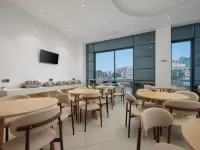 Jinyue Hotel (Jurong Gexian Lake Central Plaza) Hotels in Jurong