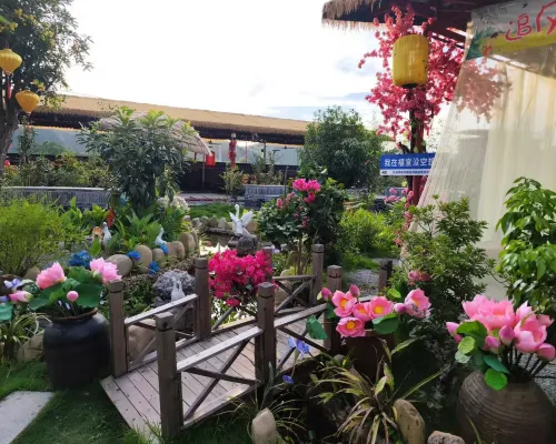 Zhuang and Yao Style Homestay Hotels in Lianshan