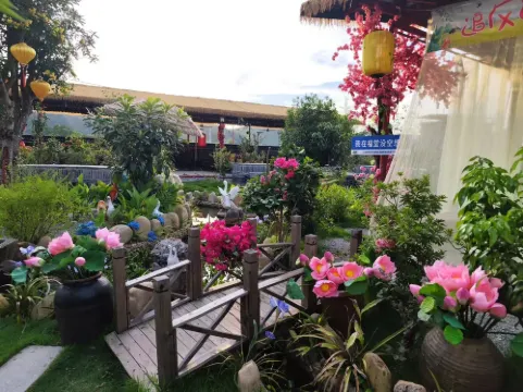 Zhuang and Yao Style Homestay