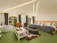 Tadpole Art Realm | Luo Xu Studio Hotels in Mile City