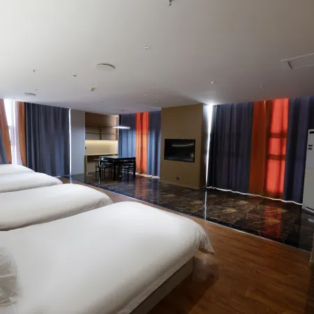 Dehui Sky City Business Hotel