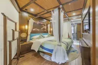 12C · Courtyard · Prime location right by the waterfall