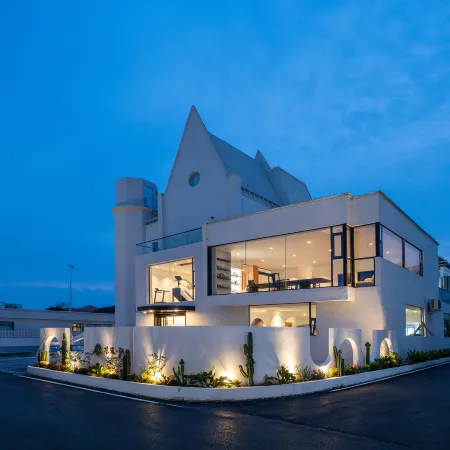 Floral Hong Homestay (Beihai Silver Beach)