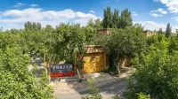 Turpan · Menghuiloulan Homestay (Grape Valley Scenic Area Qingwa Alley) - parkir