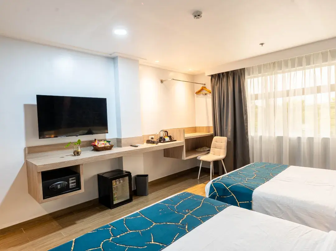 Kuadro Hotel & Suites - Moalboal