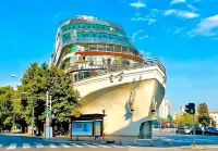 F18 Hub Hostel - วิว