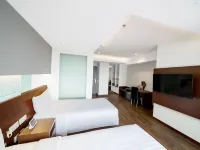 Aston Pluit Hotel & Residence Hotels near Green Bay Pluit